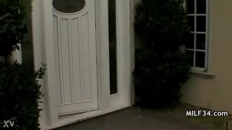 Horny MILF
